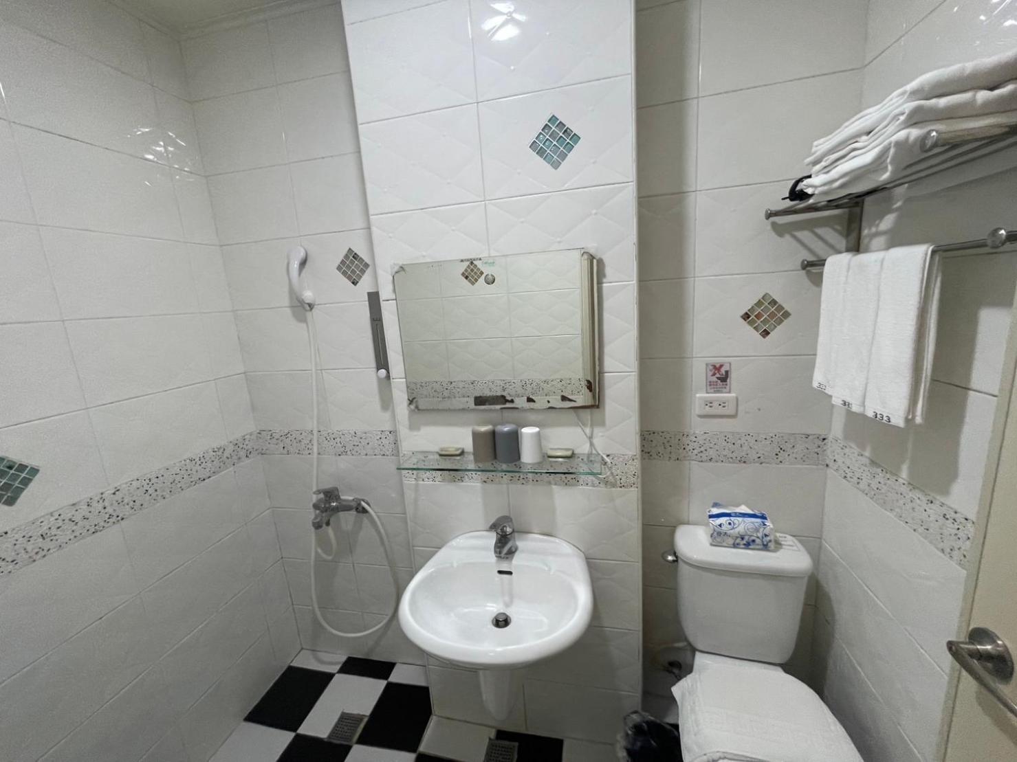 萩閣民宿sara'S House走路可到夜市近市區好停車 Hualien City Ngoại thất bức ảnh